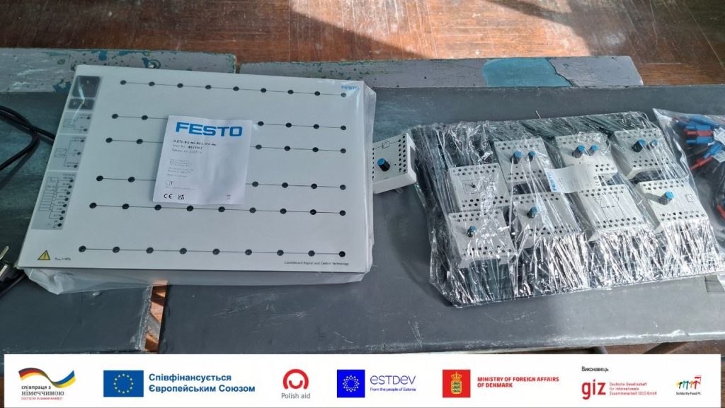 Festo-5