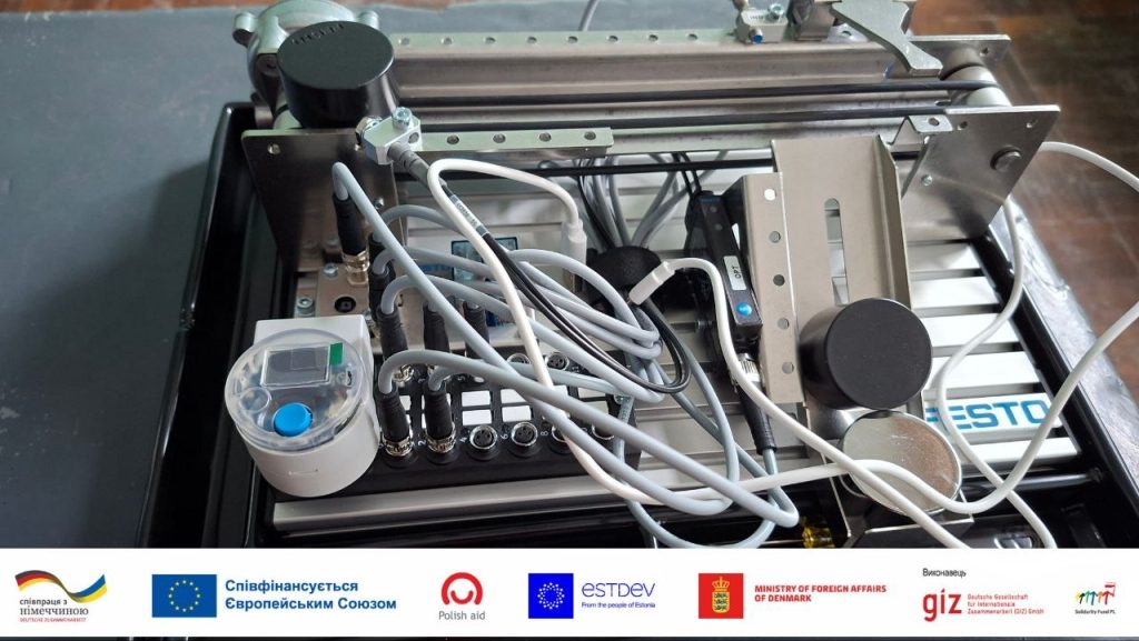 Festo-8