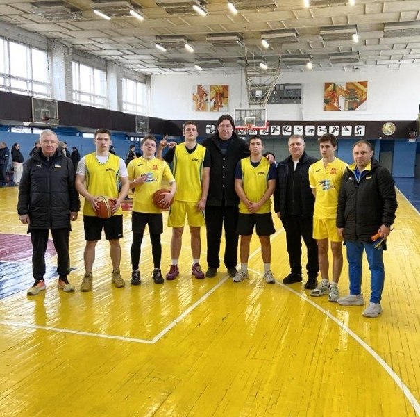 🏀🥈 Знакова перемога баскетболістів ДФКБМТА: ІІ місце у Кубку міста! 🥈🏀
